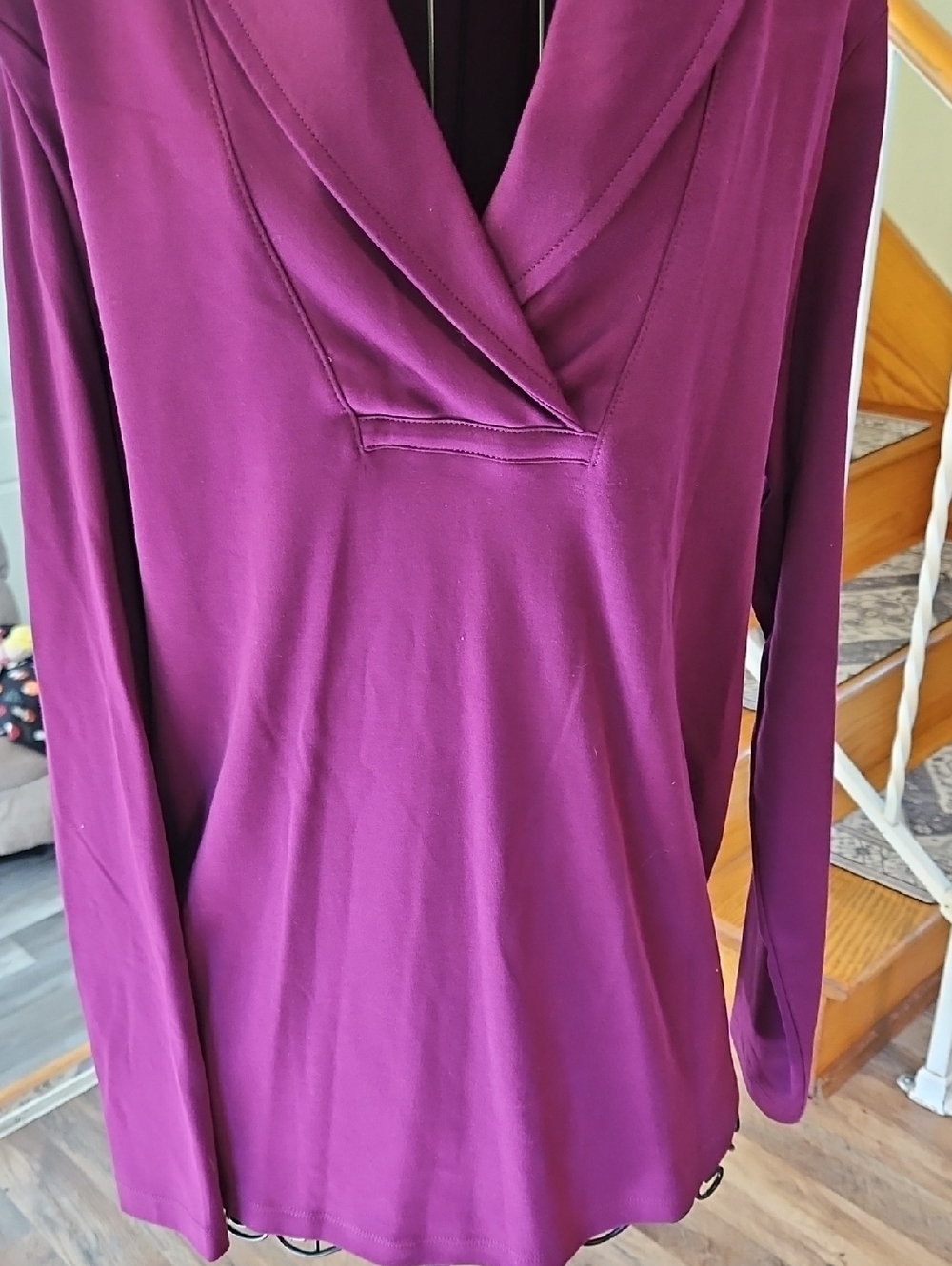 👚L.L. Bean Bright Raspberry V Neck Top - Picture 3 of 7